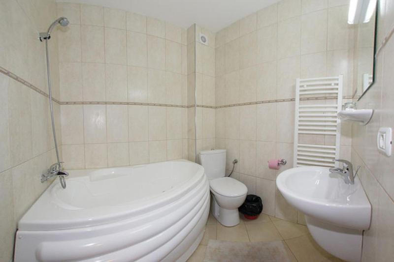 Hotel Paltinis Statjunea Borsa Номер фото